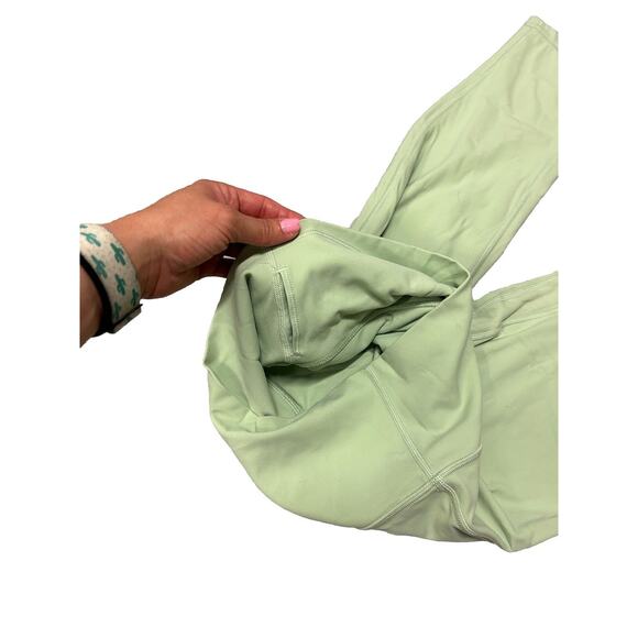 Lululemon Creamy Mint Align High Rise Below Knee Crop Leggings Women’s Size 6 - Picture 7 of 7